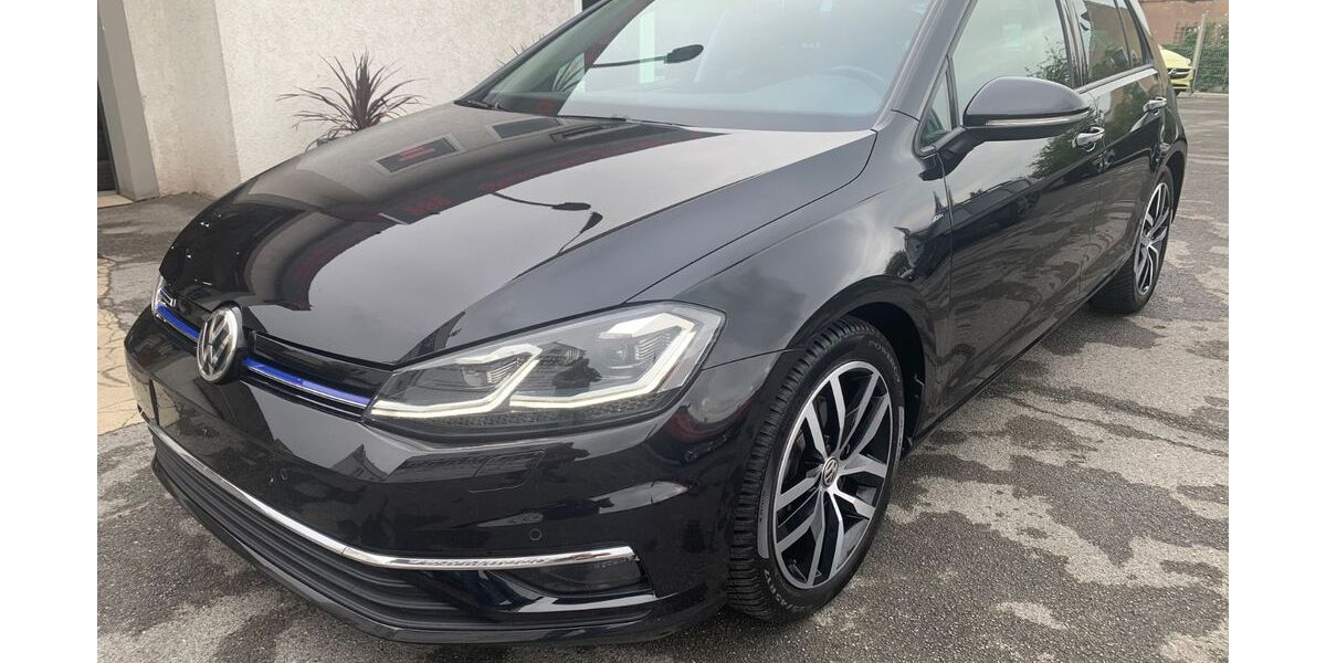 VW Golf 107.400 km 14.790 &euro; Düsseldorf 40231