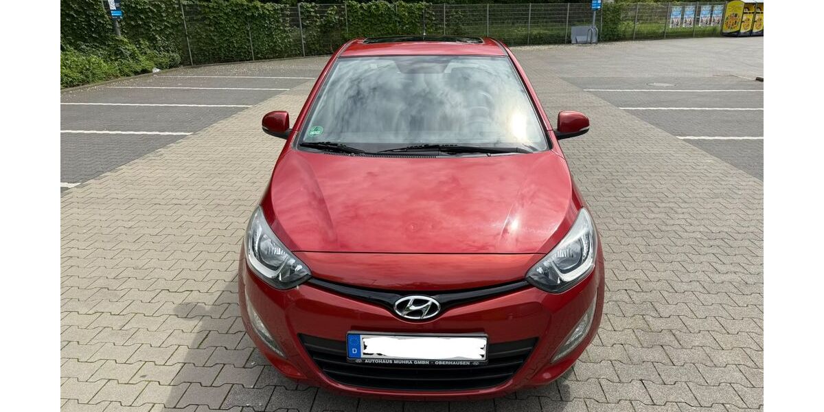Hyundai i20 64.072 km 5.650 &euro; Duisburg 47167