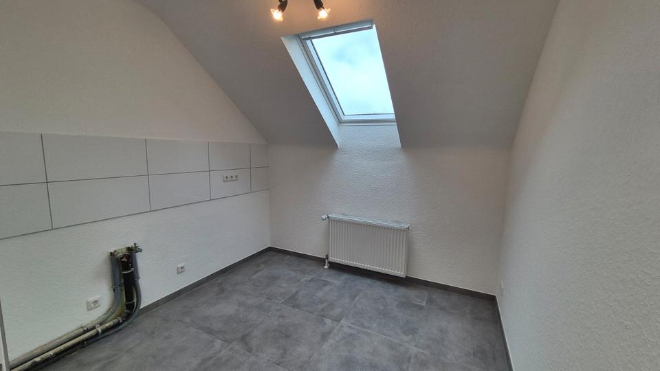 Dachgeschoßwohnung Mönchengladbach Ost - 3 Zimmer, 65 m&sup2;, 650&euro; | Angebot:26648956