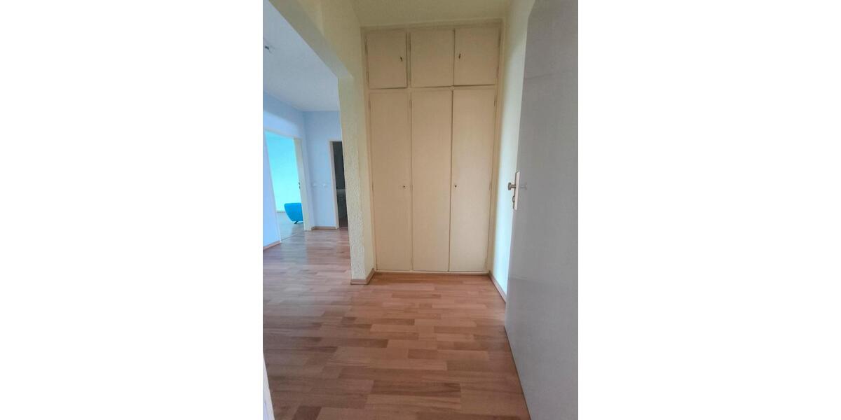 Dachgeschoßwohnung Düsseldorf Stadtbezirk 9 - 3 Zimmer, 65 m&sup2;, 650&euro; | Angebot:26688510