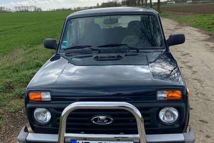 Lada 4x4 48.189 km 11.500 &euro; Jüchen, Stadt 41363