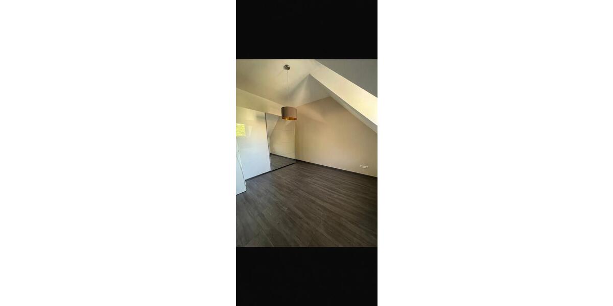 Dachgeschoßwohnung Mülheim an der Ruhr Broich - 2 Zimmer, 82 m&sup2;, 705&euro; | Angebot:26626173