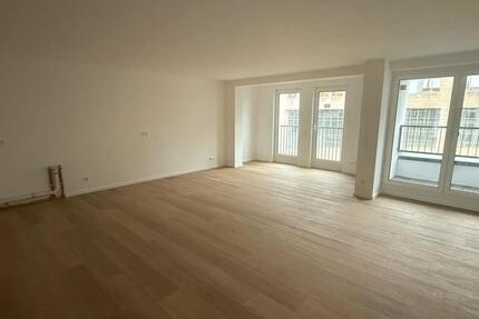 Wohnung Düsseldorf Stadtmitte - 4 Zimmer, 106 m&sup2;, 1.800&euro; | Angebot:25929420