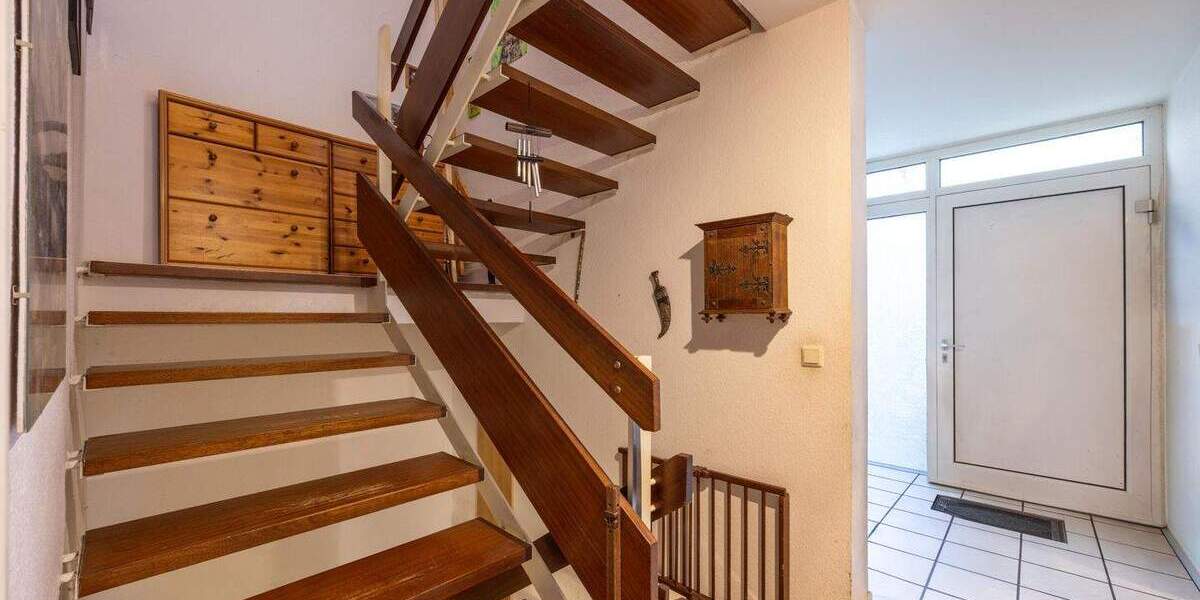 Reihenendhaus Krefeld Bockum - 5 Zimmer, 146 m&sup2;, 420.000&euro; | Angebot:25692294