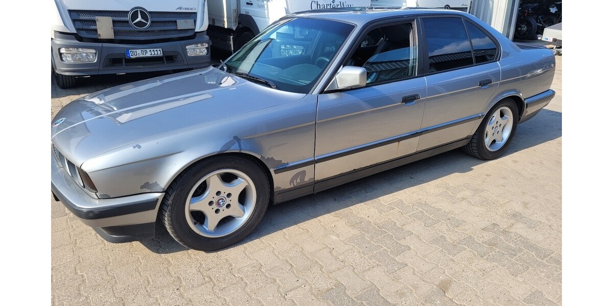 BMW E34 299.960 km 5.400 &euro; Duisburg 47051