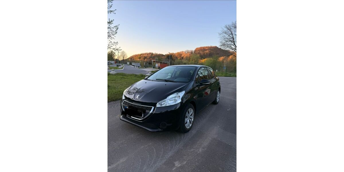Peugeot 208 47.918 km 7.499 &euro; Duisburg 47259