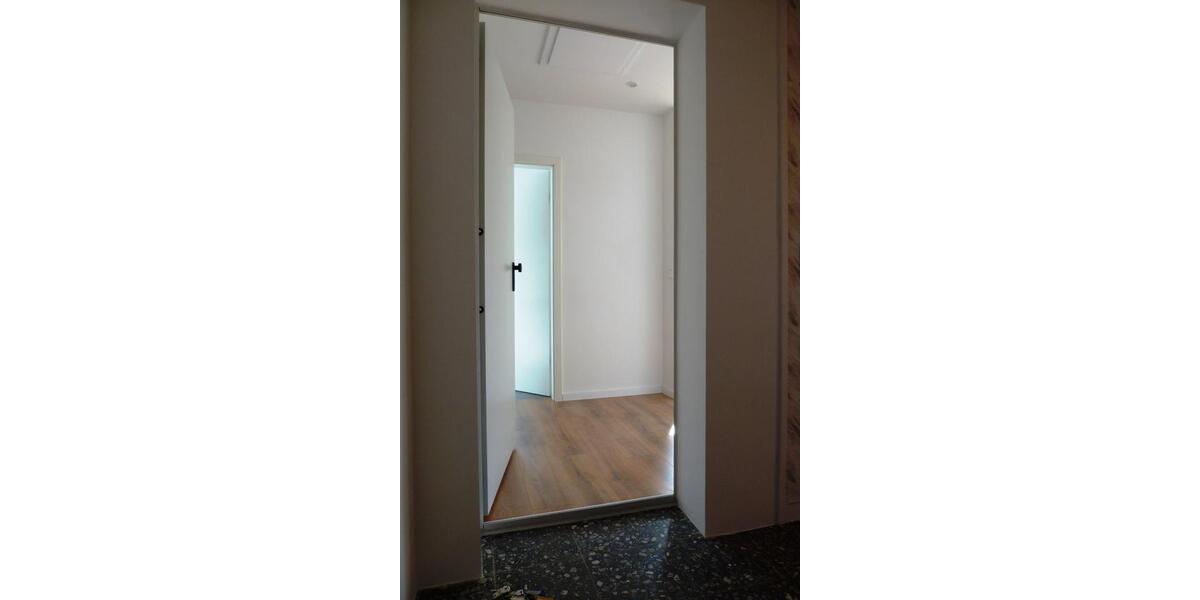 Dachgeschoßwohnung Mönchengladbach West - 2 Zimmer, 70 m&sup2;, 690&euro; | Angebot:26688502