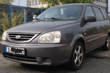 Kia Carens 189.300 km 1.899 &euro; Düsseldorf 40597