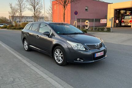 Toyota Avensis 223.000 km 6.350 &euro; Neuss 41460