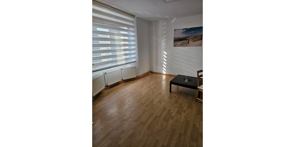 Etagenwohnung Duisburg Rheinhausen - 1 Zimmer, 82 m&sup2;, 700&euro; | Angebot:24272978