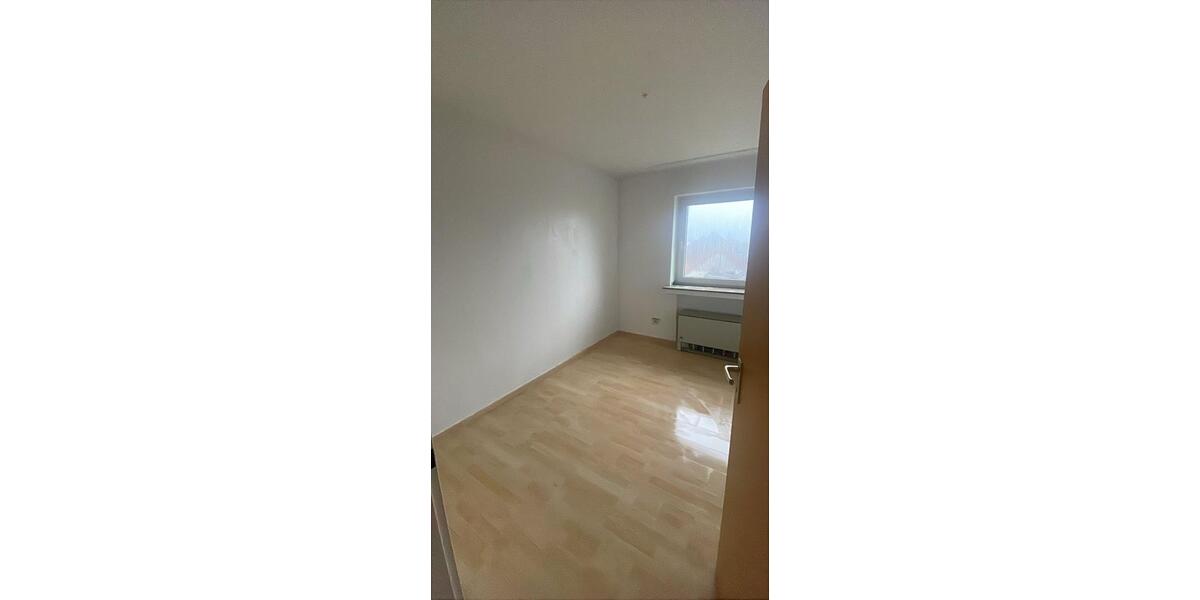 Dachgeschoßwohnung Mönchengladbach Süd - 3 Zimmer, 70 m&sup2;, 800&euro; | Angebot:25690781