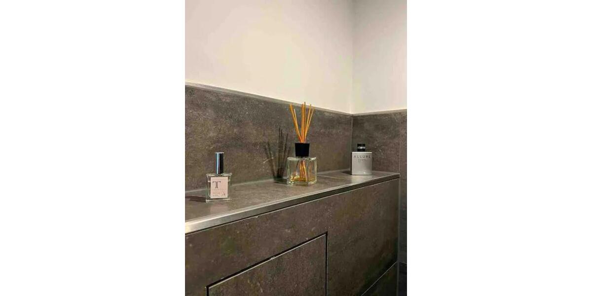 Etagenwohnung Neuss - 2 Zimmer, 70 m&sup2;, 1.300&euro; | Angebot:25961178