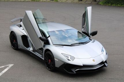 Lamborghini Aventador 19.817 km 469.750 &euro; Düsseldorf 40233