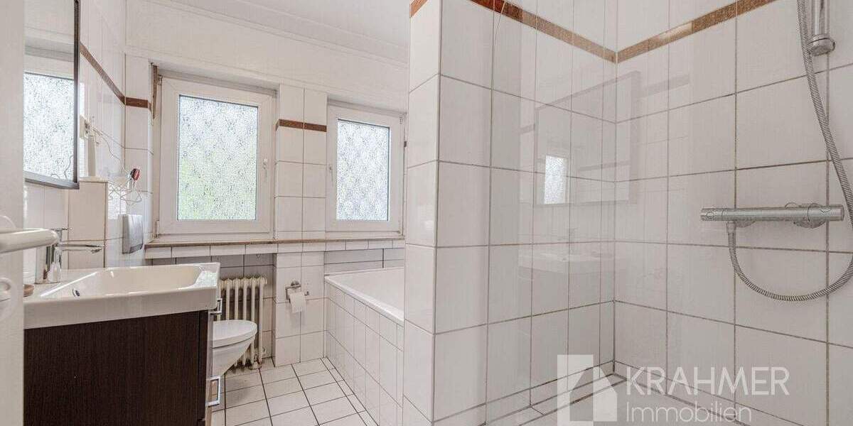 Einfamilienhaus Moers Kapellen-Mitte - 9 Zimmer, 181 m&sup2;, 649.000&euro; | Angebot:25684258