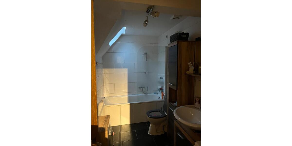 Dachgeschoßwohnung Hilden - 3 Zimmer, 83 m&sup2;, 810&euro; | Angebot:25514548