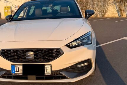 Seat Leon 128.356 km 14.999 &euro; Düsseldorf 40225