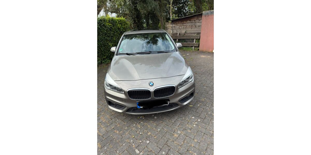 BMW 218 Active Tourer 164.600 km 9.990 &euro; Kerken 47647
