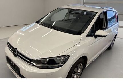 VW Touran 68.587 km 27.984 &euro; Krefeld 47805